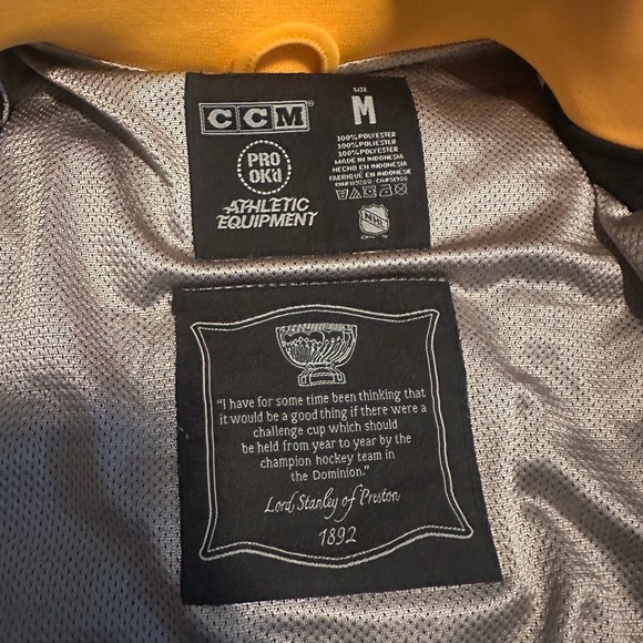 NHL Pittsburgh Penguins Stanley Cup Zip Up - Picture 2 of 3